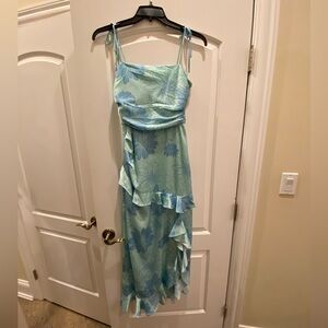 WAYF Floral Satin Maxi Dress; Size: S